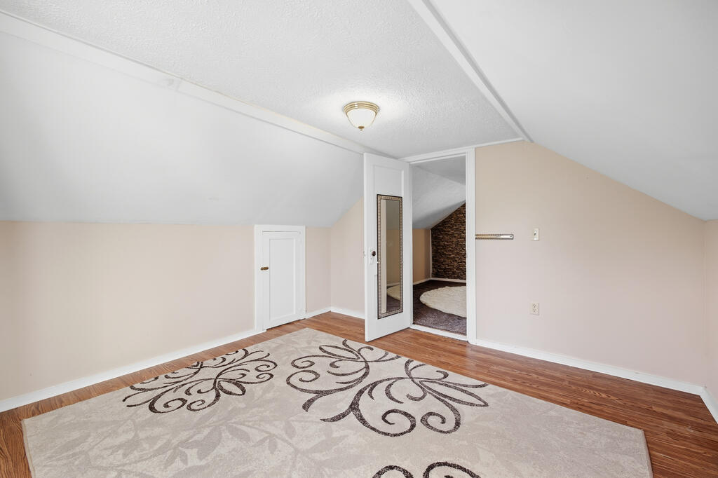 118 Chilton Ave. Property Photo 16