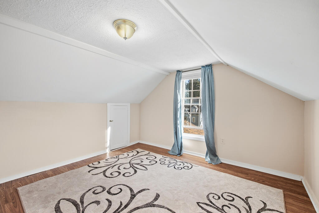 118 Chilton Ave. Property Photo 17