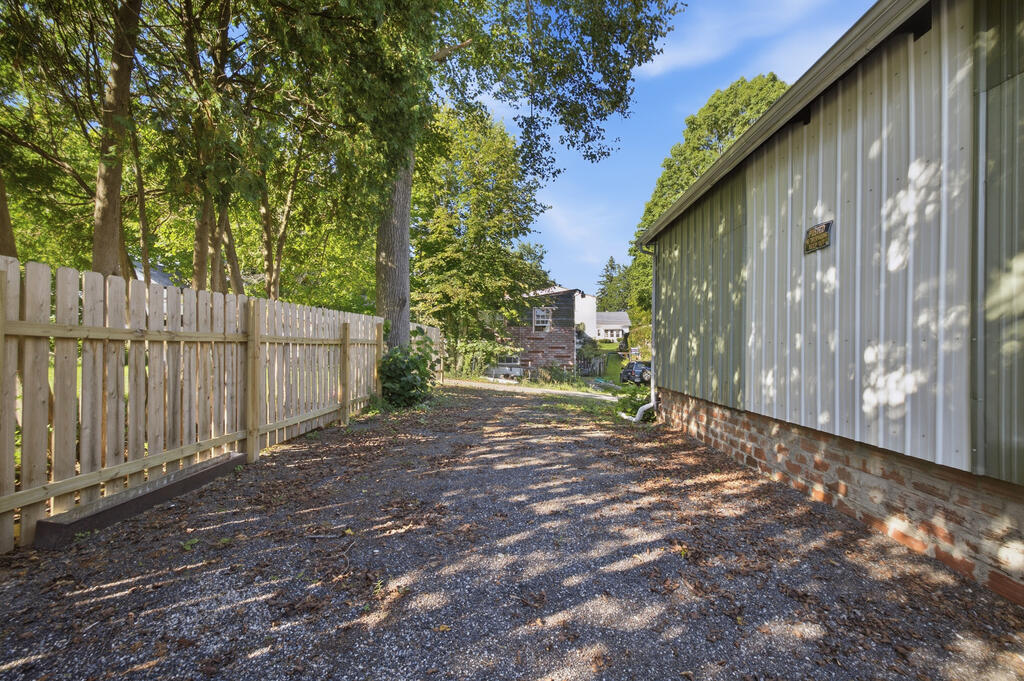 118 Chilton Ave. Property Photo 22