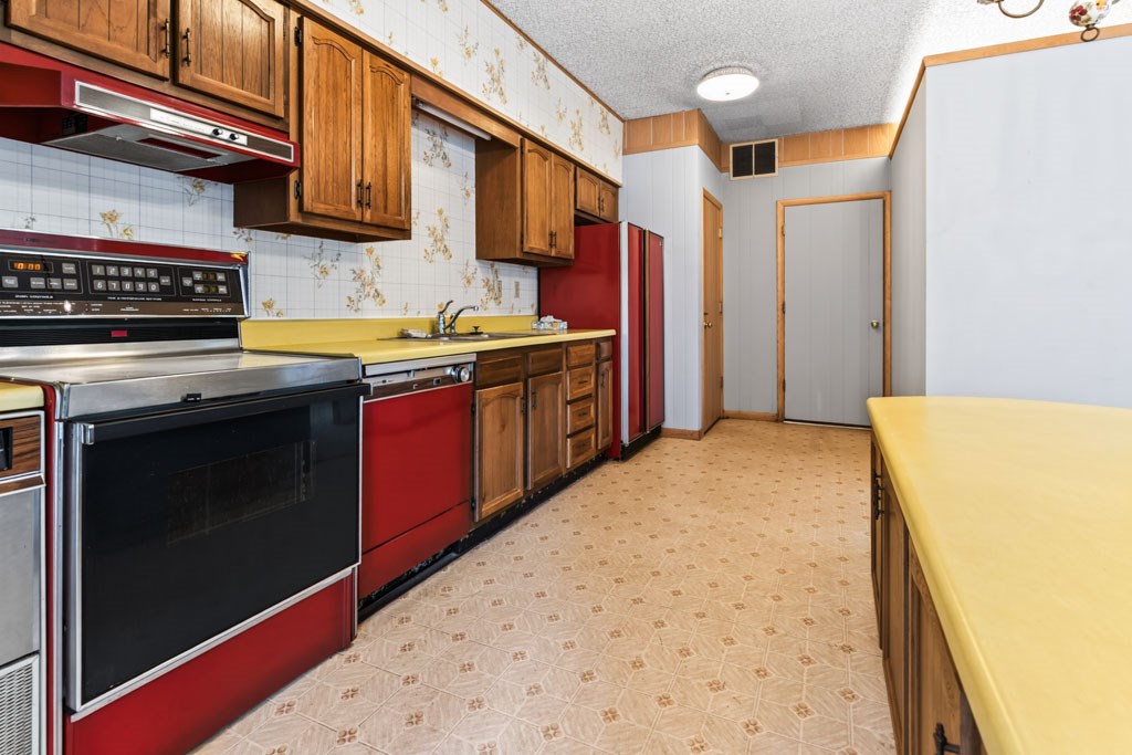 1265 Larchwood Rd Property Photo 14