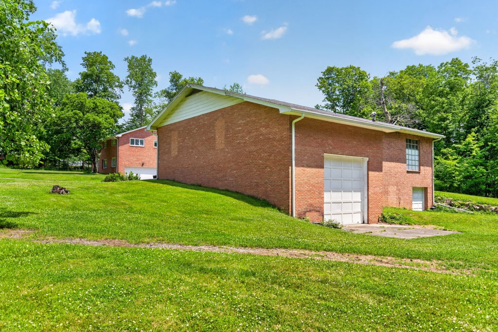 1265 Larchwood Rd Property Photo 103