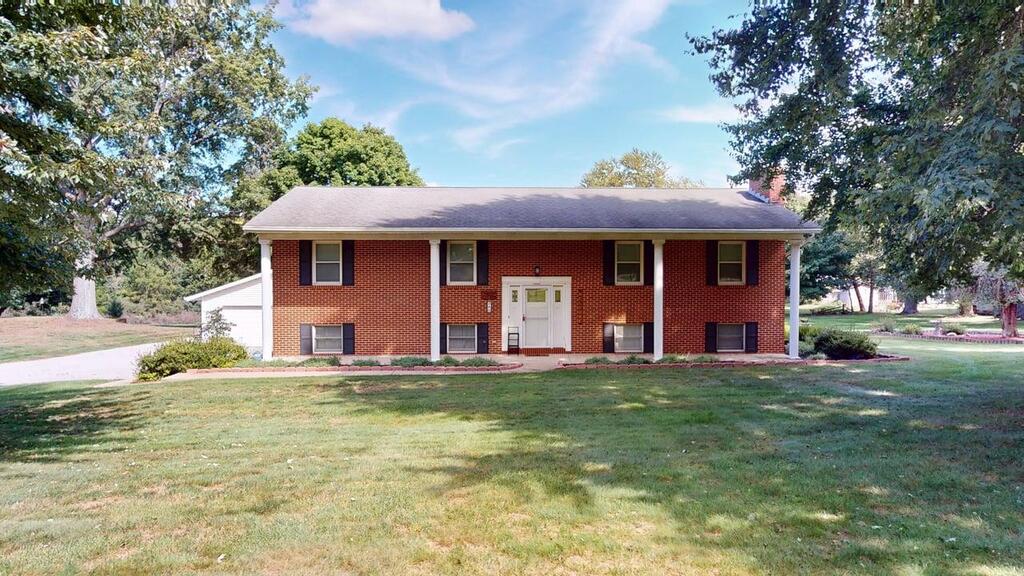 290 Willow Drive Property Photo 2