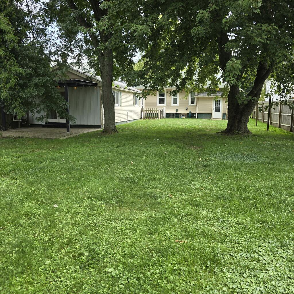 528 Henry Property Photo 4