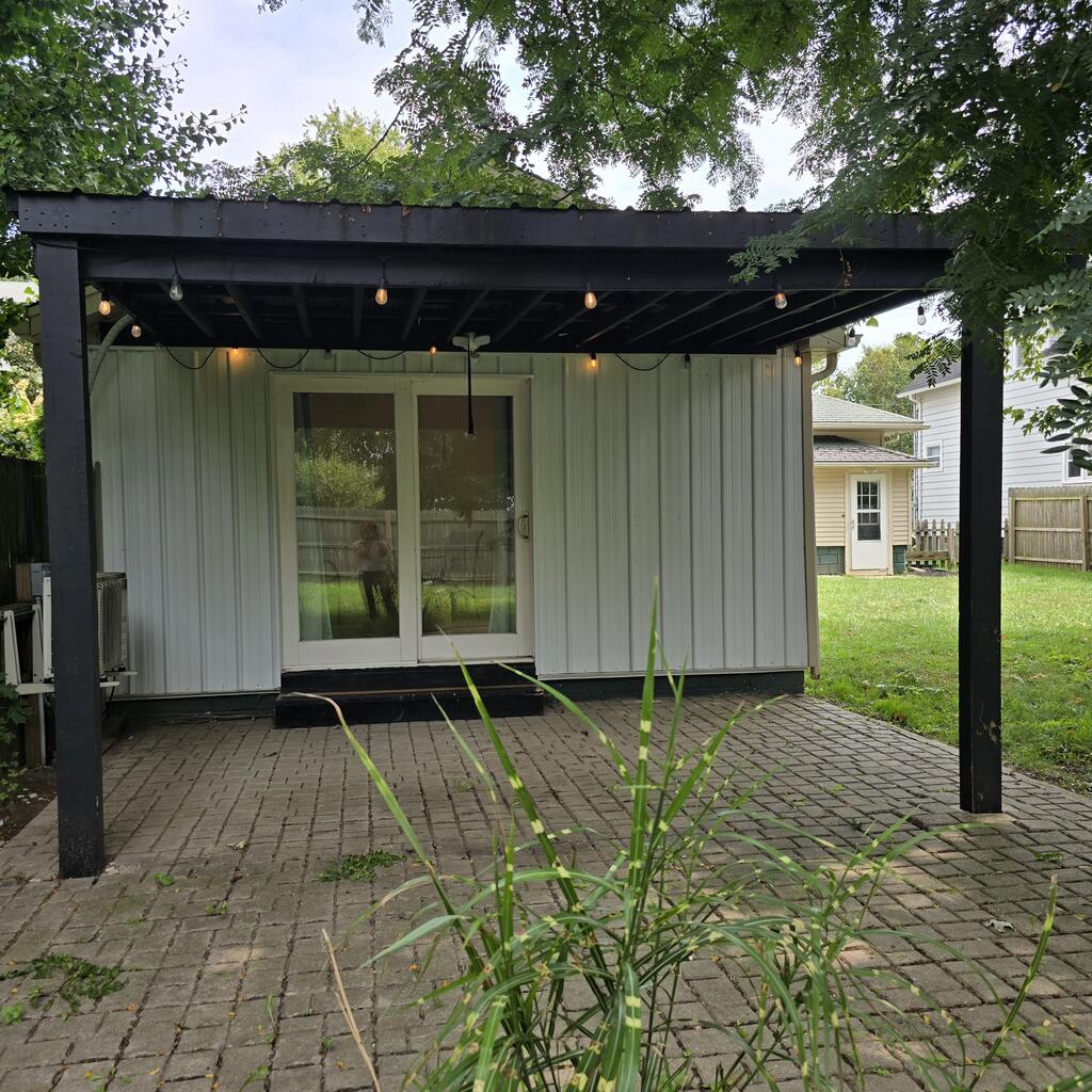 528 Henry Property Photo 5
