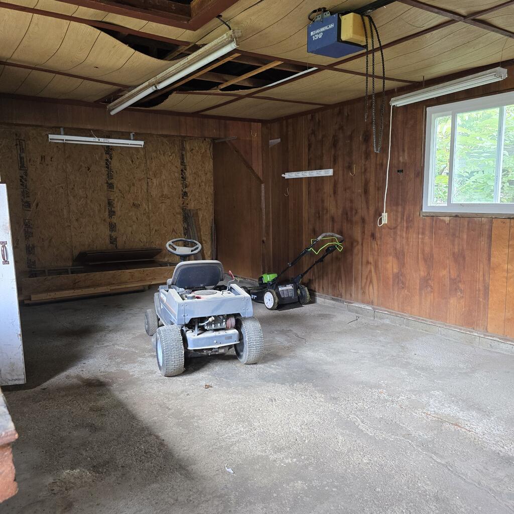 528 Henry Property Photo 7