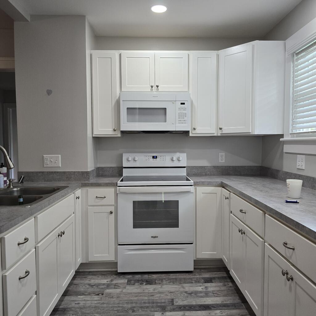 528 Henry Property Photo 8