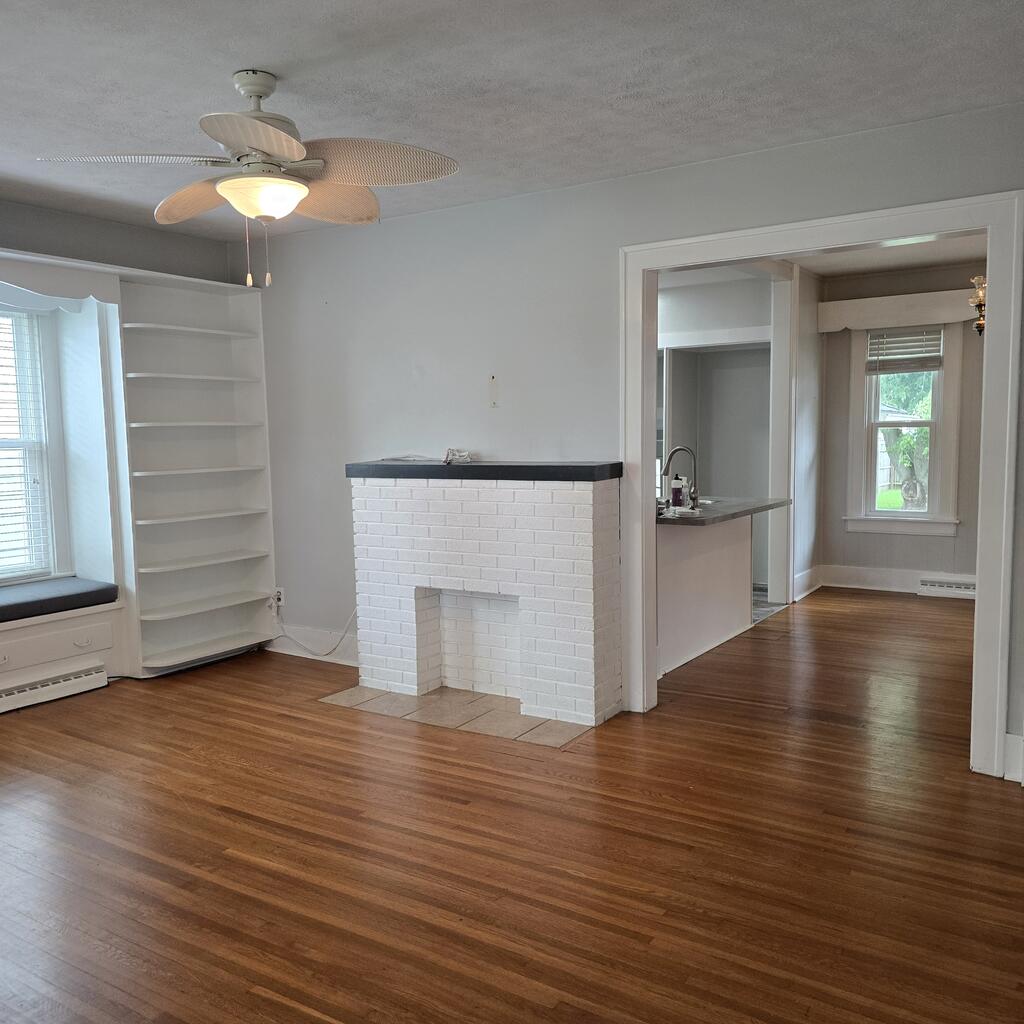 528 Henry Property Photo 12