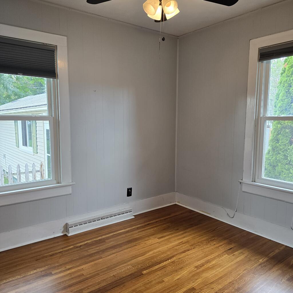 528 Henry Property Photo 17