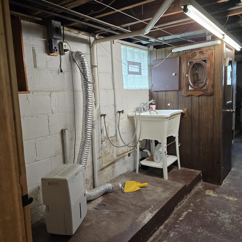 528 Henry Property Photo 20