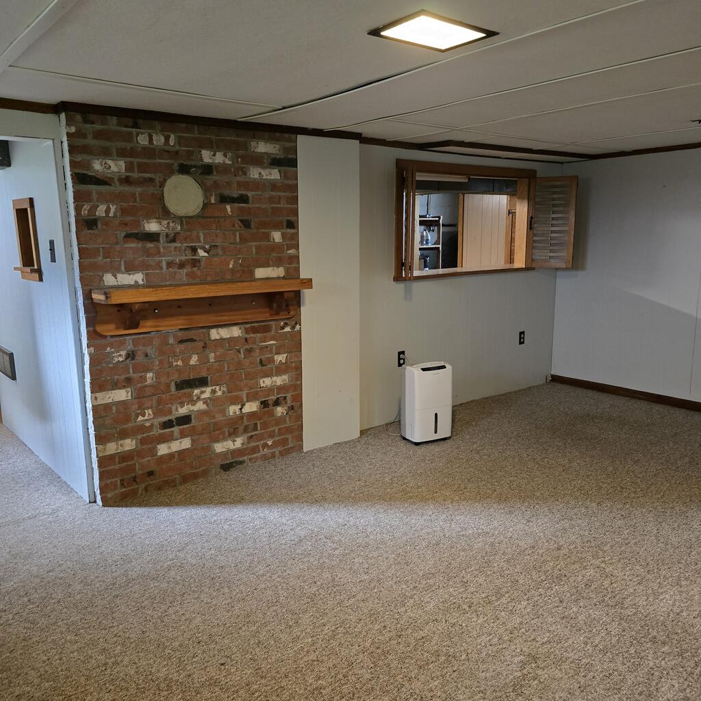 528 Henry Property Photo 23