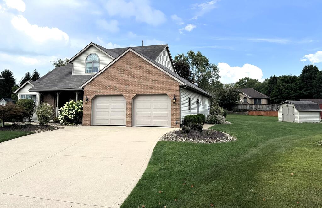 99 Devonshire Ct. Property Photo 2