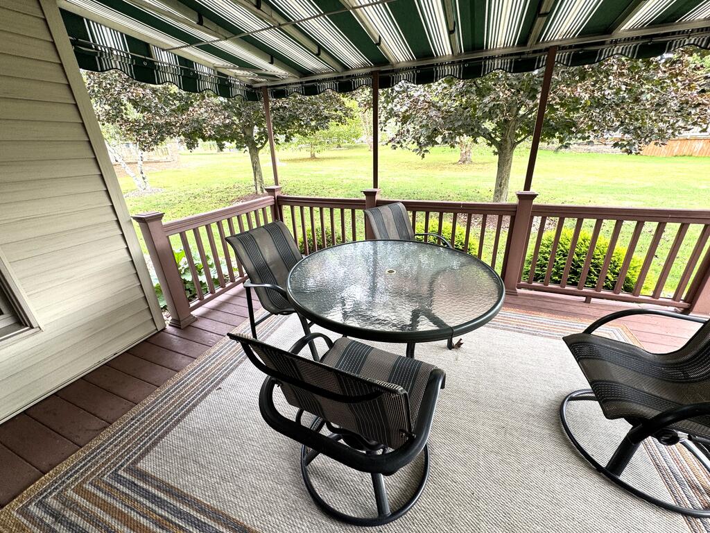 99 Devonshire Ct. Property Photo 12