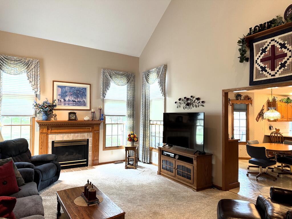 99 Devonshire Ct. Property Photo 14