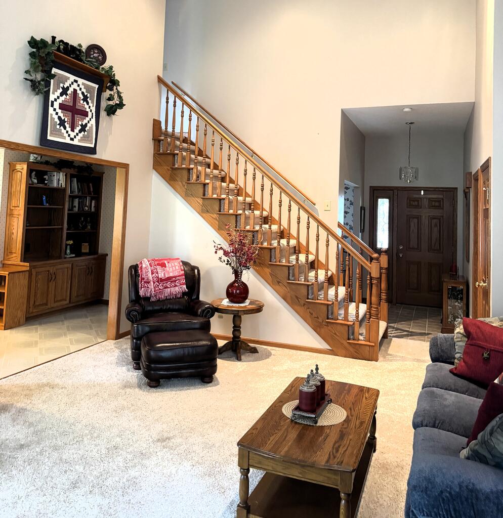 99 Devonshire Ct. Property Photo 17