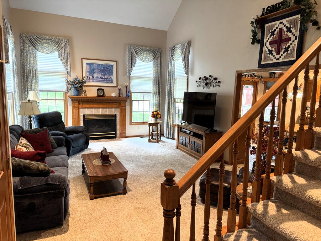 99 Devonshire Ct. Property Photo 18