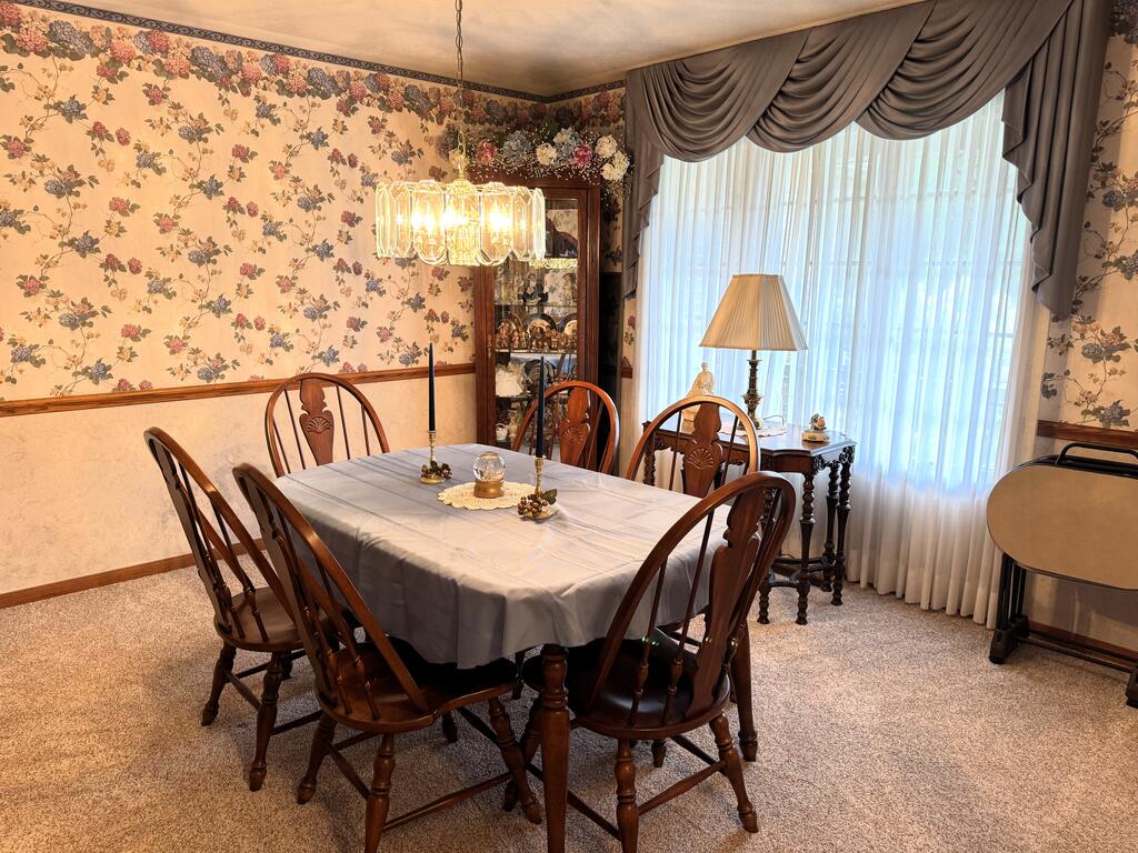 99 Devonshire Ct. Property Photo 25