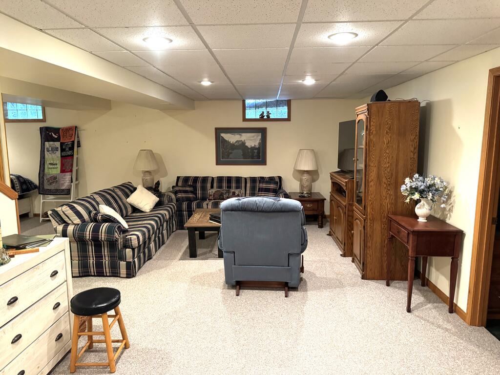 99 Devonshire Ct. Property Photo 34