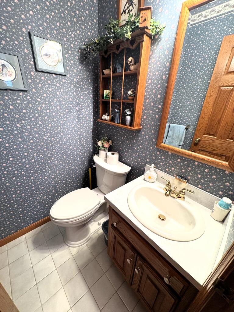 99 Devonshire Ct. Property Photo 40