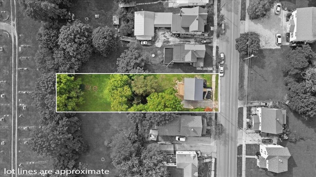 719 W Main St Property Photo 23