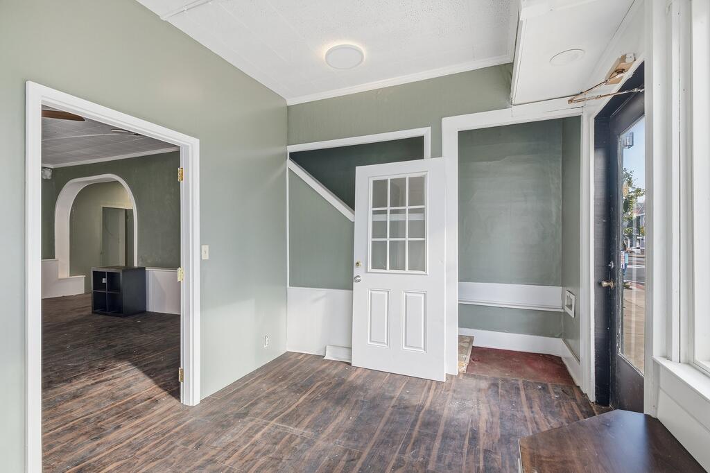 100 Main Property Photo 3