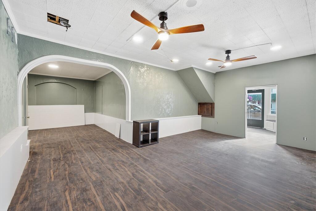 100 Main Property Photo 6