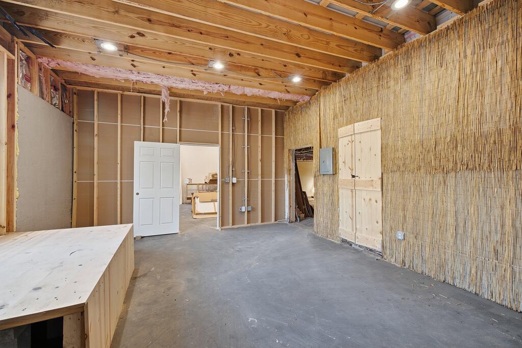 100 Main Property Photo 13