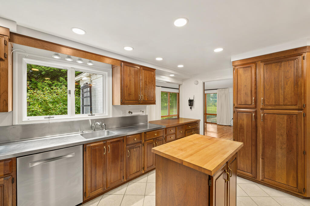 519 Edgewood Rd Property Photo 12
