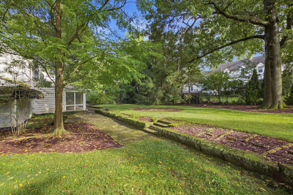 519 Edgewood Rd Property Photo 37