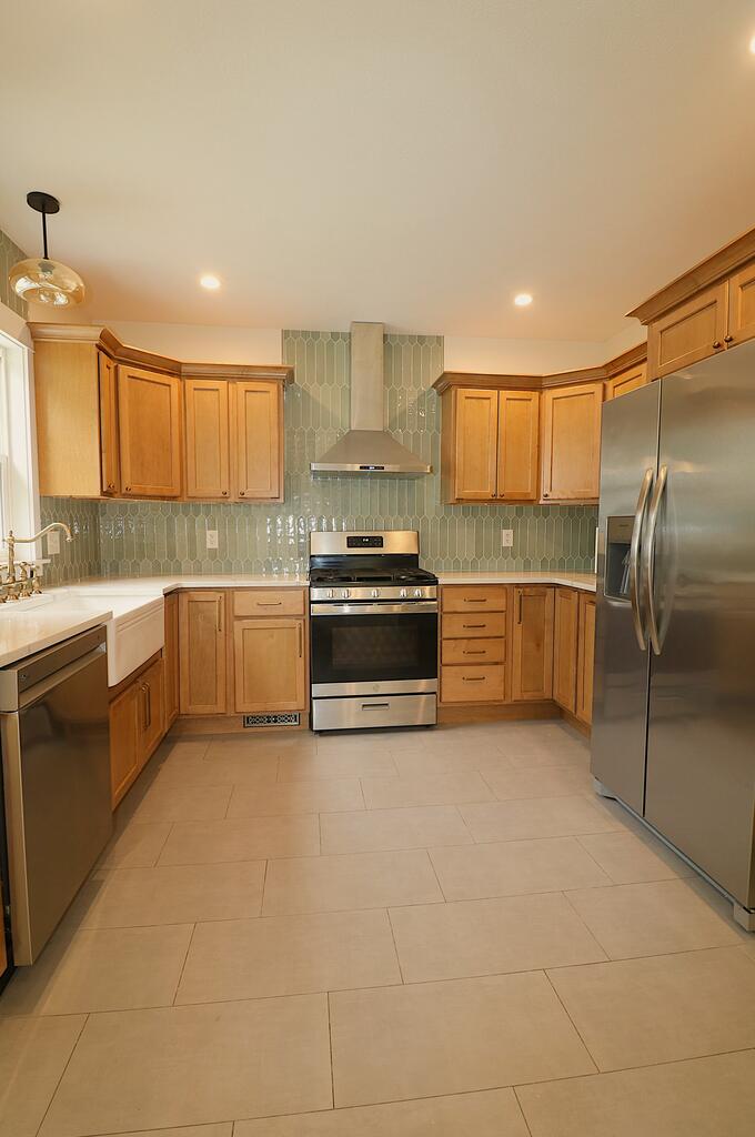 35 E League Stret Property Photo 2