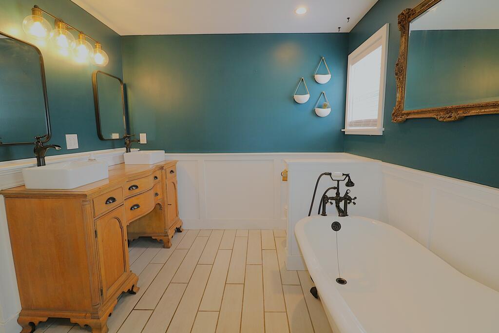 35 E League Stret Property Photo 5