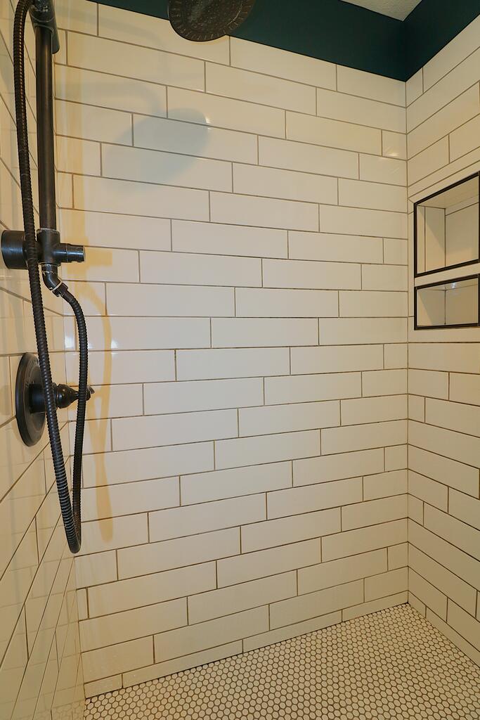 35 E League Stret Property Photo 6