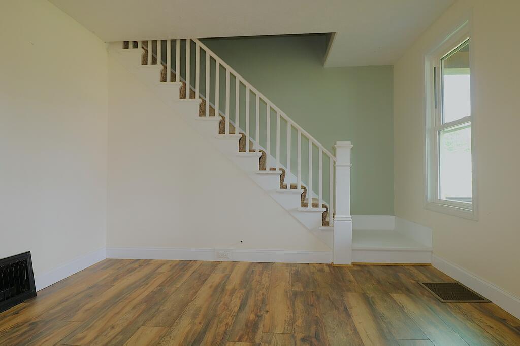 35 E League Stret Property Photo 10