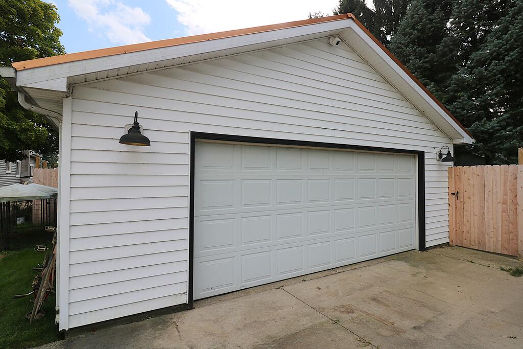 35 E League Stret Property Photo 19