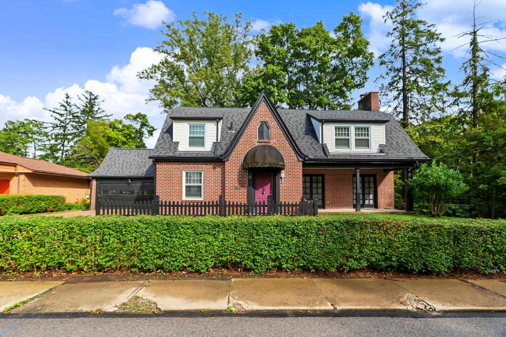 55 Wellington Avenue Property Photo 1