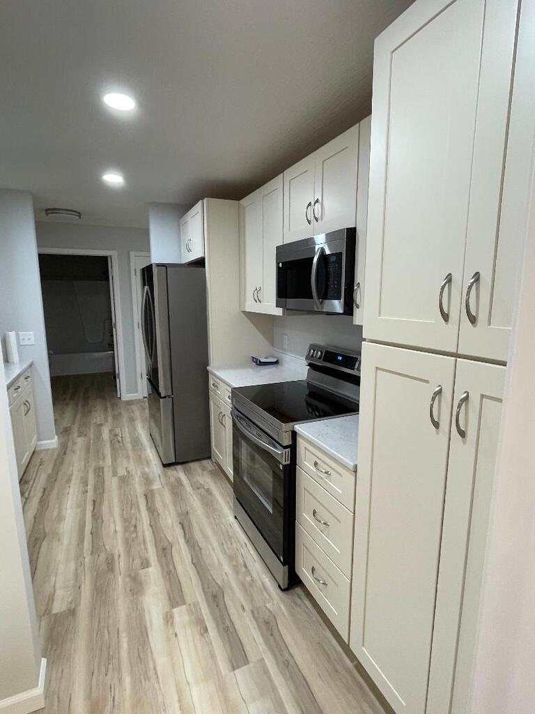 2573 Deerfield Road Property Photo 12