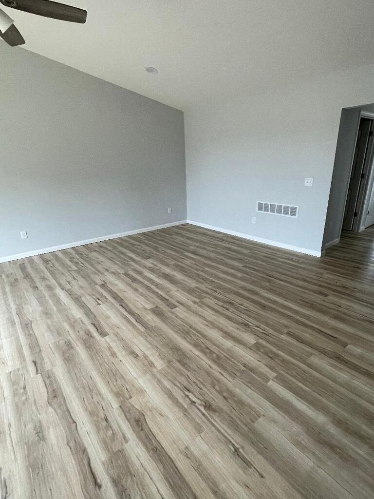 2573 Deerfield Road Property Photo 17