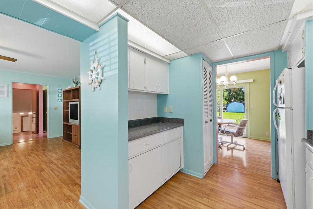 93 Maynard Ave Property Photo 8