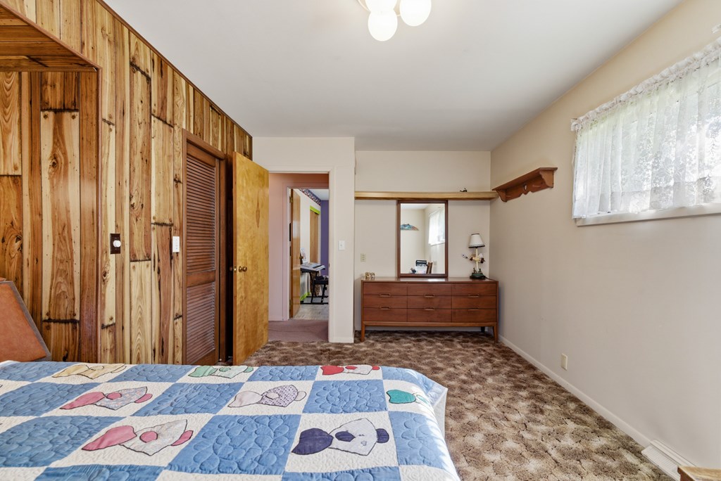 93 Maynard Ave Property Photo 11