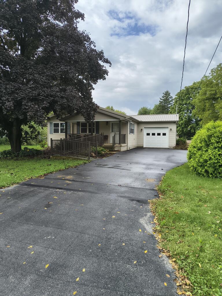 111 Benton Street Property Photo 1