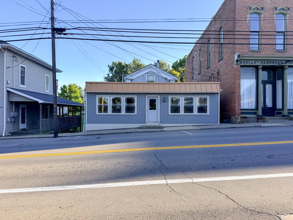 9 E Main St Property Photo 1