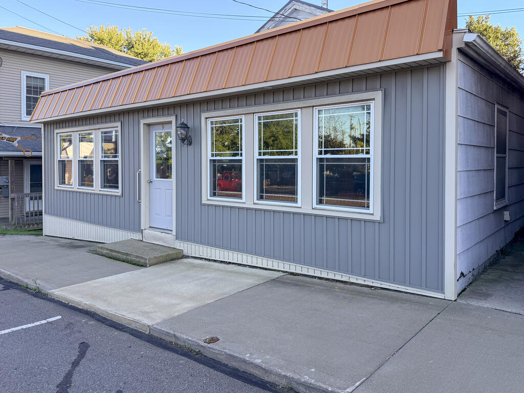 9 E Main St Property Photo 4