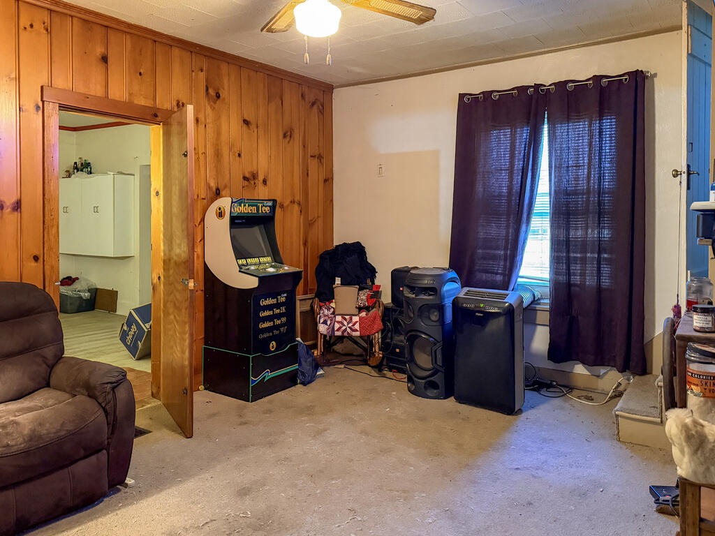 9 E Main St Property Photo 9