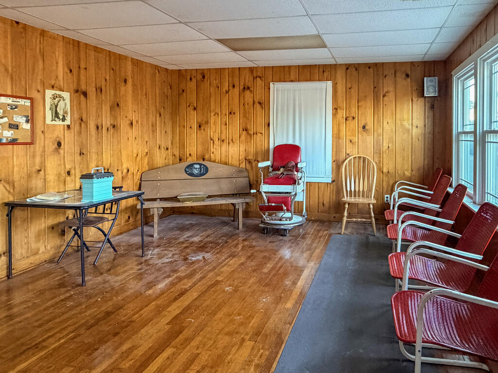 9 E Main St Property Photo 20