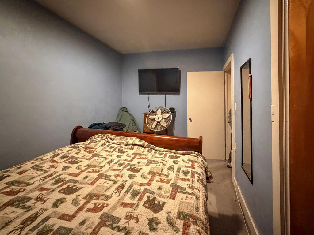 9 E Main St Property Photo 23