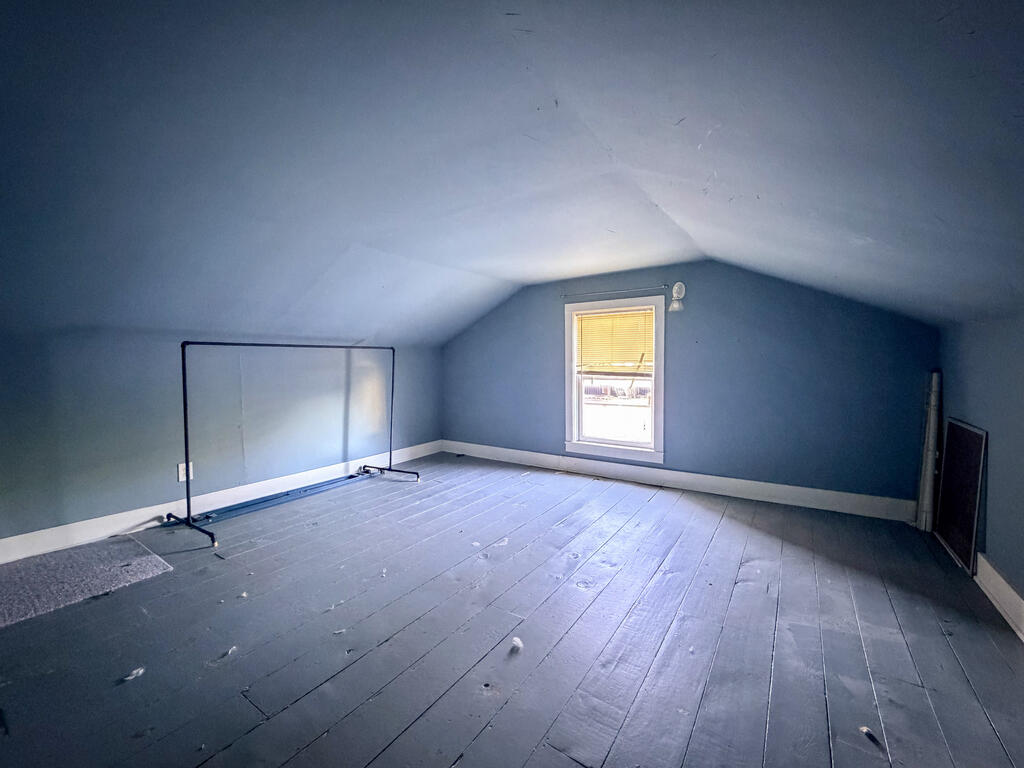 9 E Main St Property Photo 27