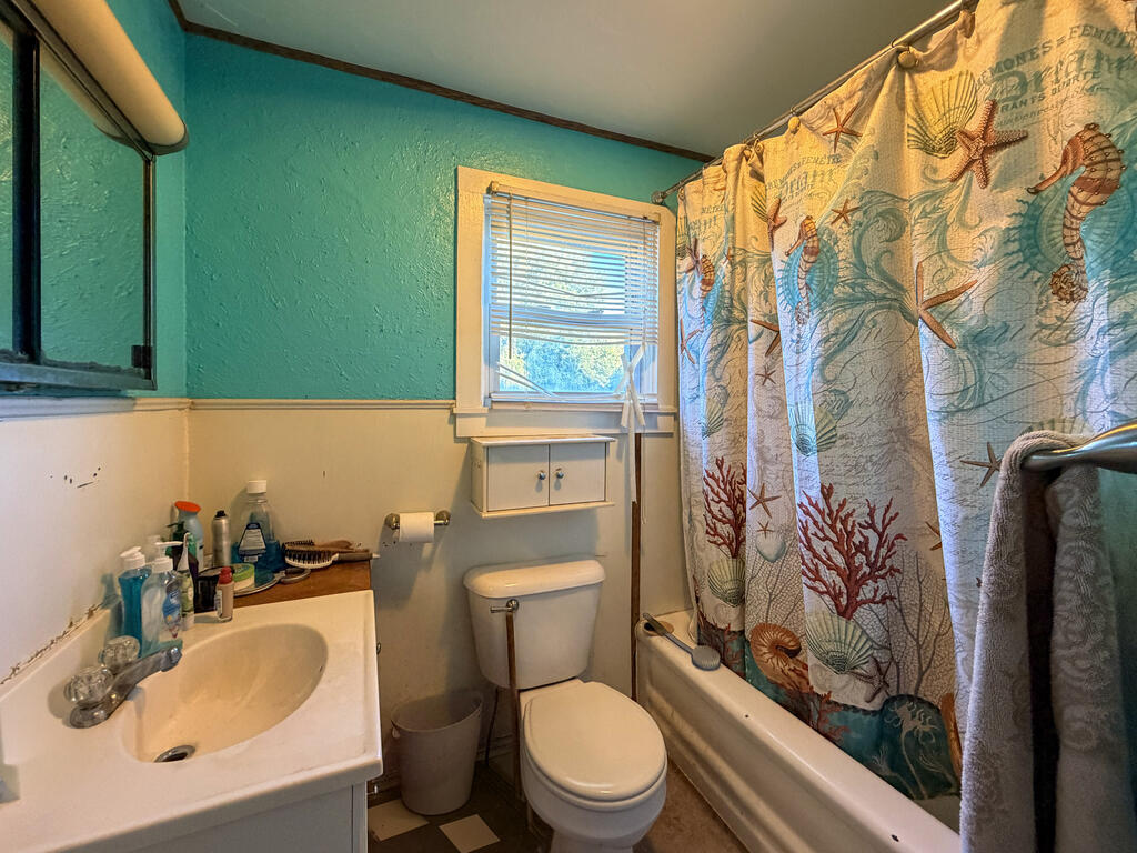 9 E Main St Property Photo 29