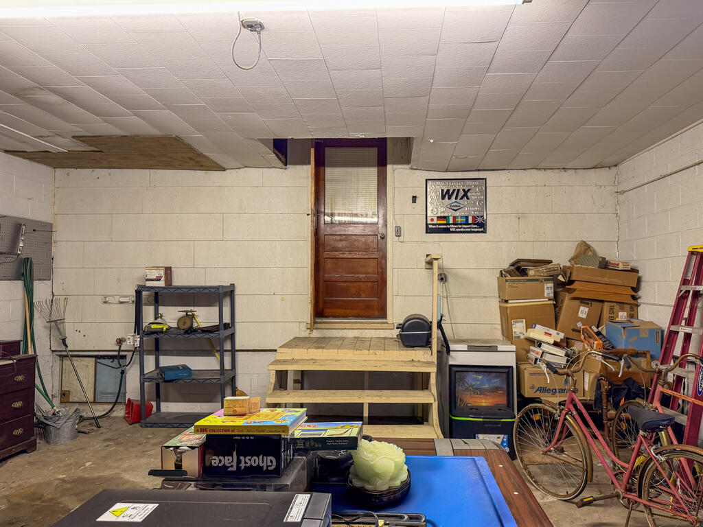 9 E Main St Property Photo 34