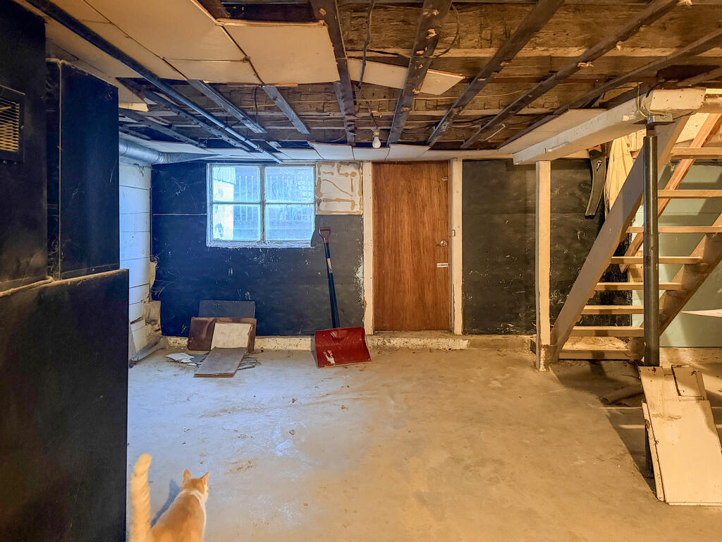 9 E Main St Property Photo 36