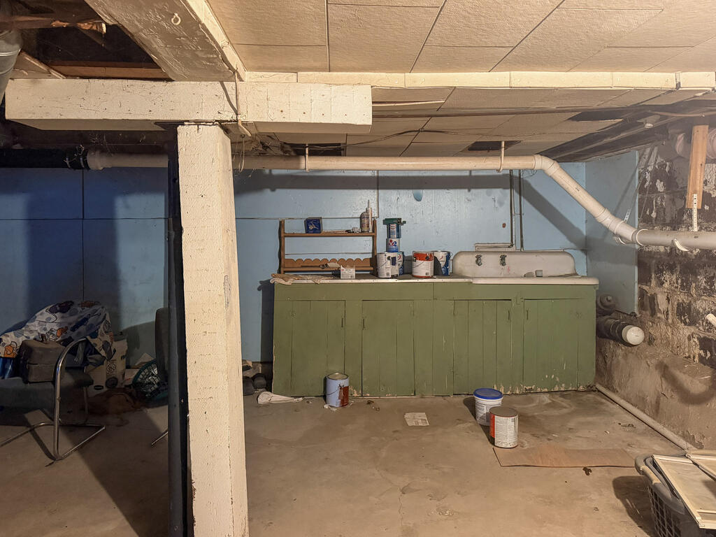 9 E Main St Property Photo 37