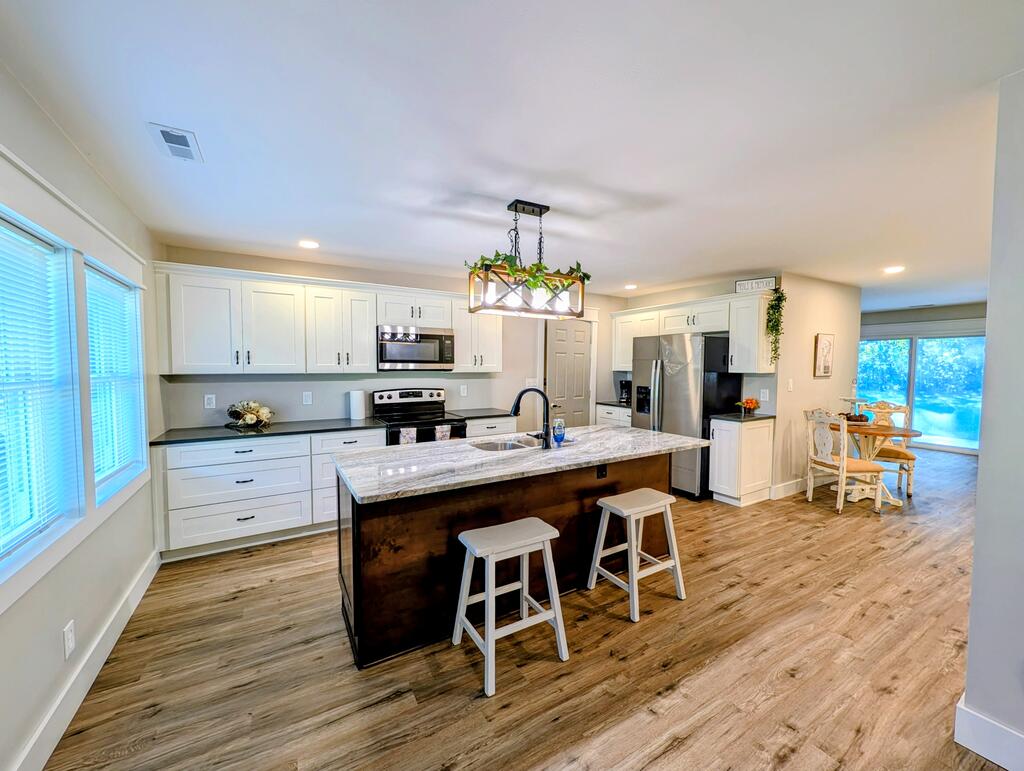 12498 National Dr. Property Photo 4